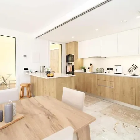 Eco House - Privat Pool & Luxurious 别墅